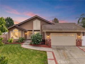 MLS #OC26224694 image #0