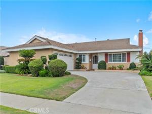 MLS #OC26224843 image #0