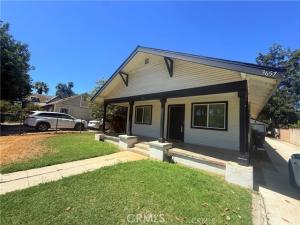 MLS #OC26225156 image #0
