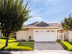 MLS #OC26225439 image #0