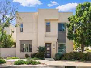 MLS #OC26225868 image #0