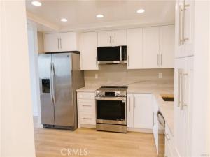 MLS #OC26226209 image #0
