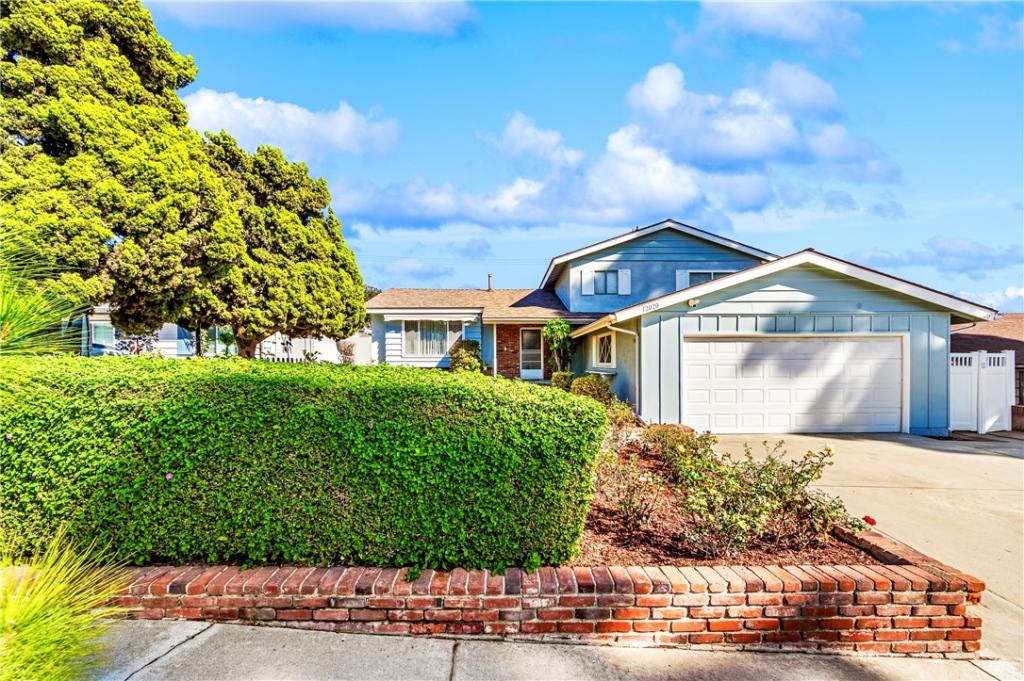 MLS #OC26226882 image #0