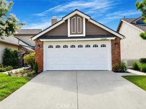 MLS #OC26226974 image #0