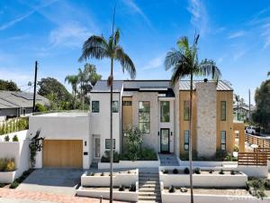 MLS #OC26226996 image #0