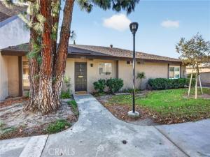 MLS #OC26227563 image #0