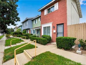 MLS #OC26228075 image #0