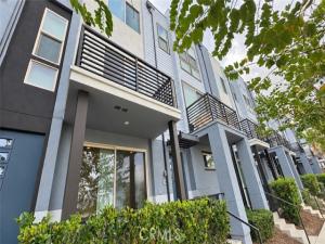 MLS #OC26228119 image #0