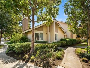 MLS #OC26228188 image #0