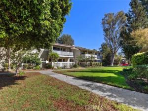 MLS #OC26228653 image #0