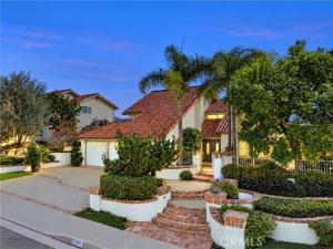 MLS #OC26228770 image #0