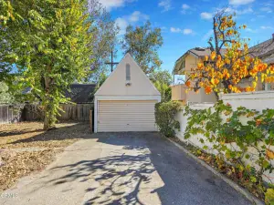 1335 Opechee Way Glendale