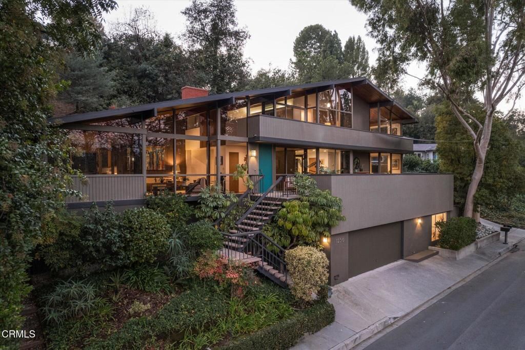 MLS #P1-24735 image #0