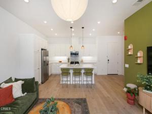 27212 Diamond Peak Lane #301 Valencia CA 91381 | MLS #P1-28965 45 MLS #P1-28965 image #0