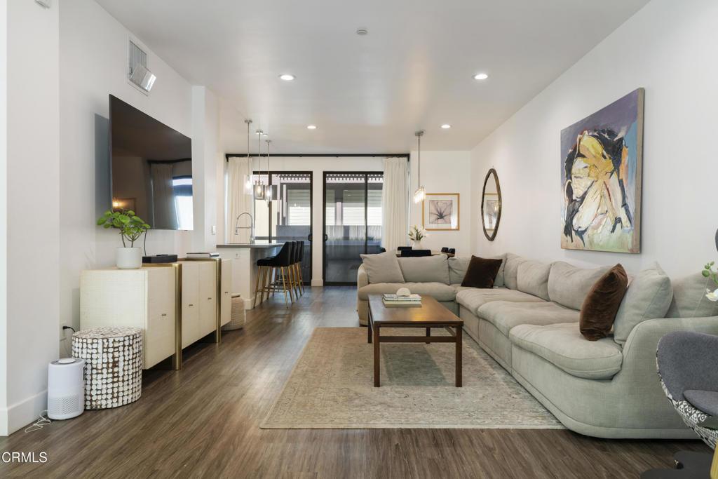 4201 Pennsylvania AV #E2 La Crescenta CA 91214 | MLS #P1-29123 41 MLS #P1-29123 image #0