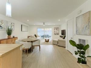 MLS #PTP2504540 image #0