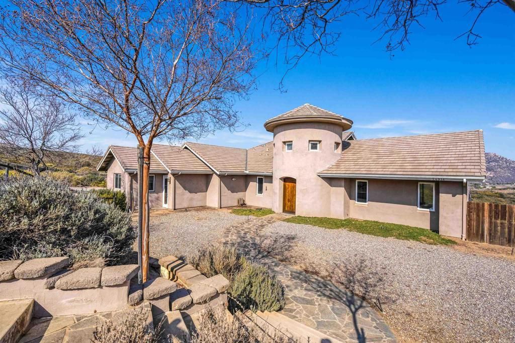 MLS #PTP2505802 img 0