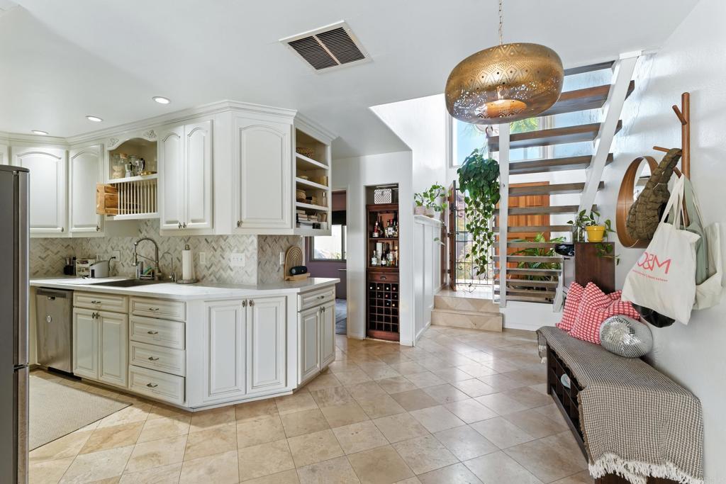 MLS #PTP2506646 image #0