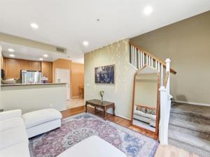 MLS #PTP2507875 image #0