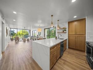 MLS #PTP2508599 image #0