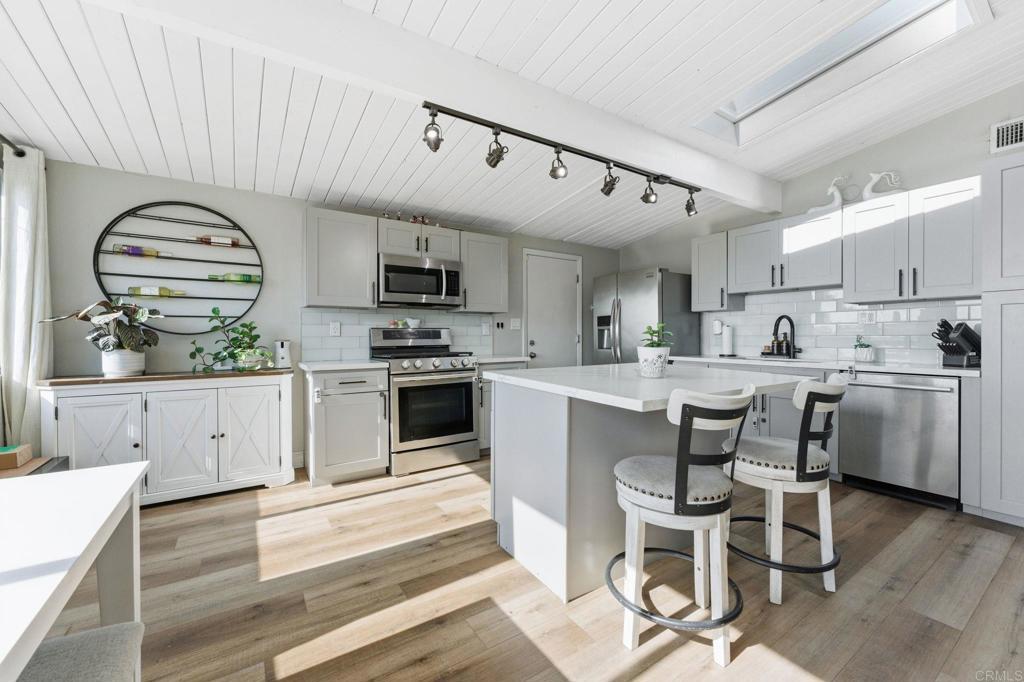 MLS #PTP2509068 image #0