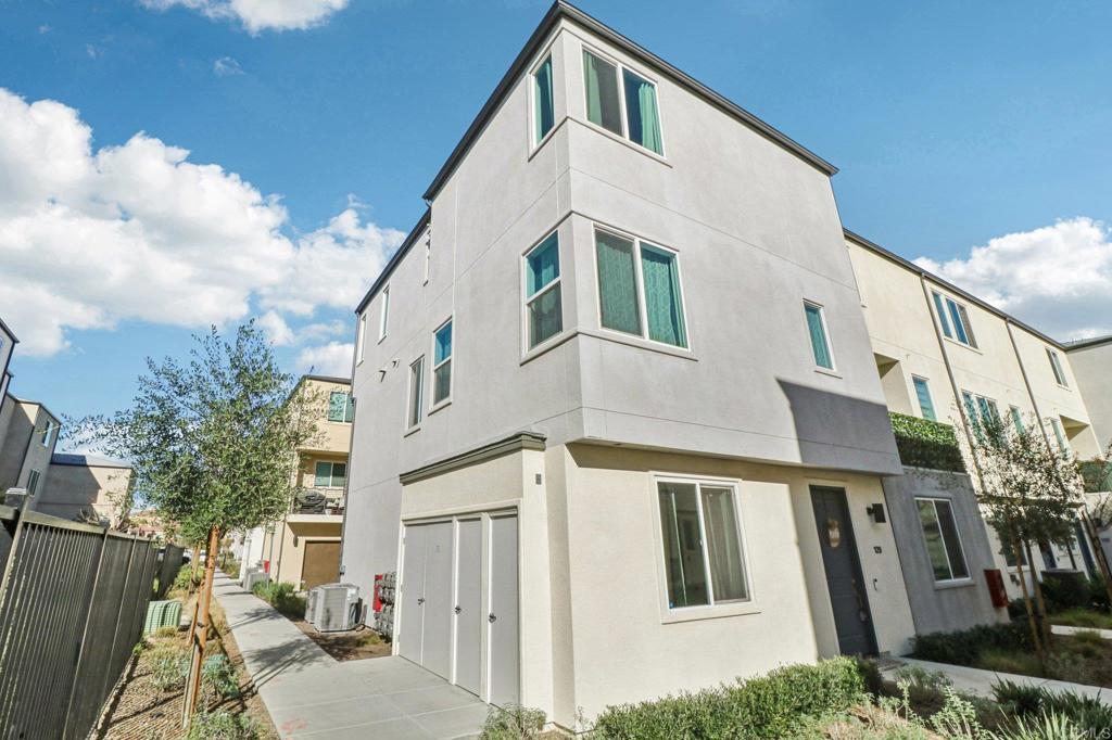 MLS #PTP2509206 image #0