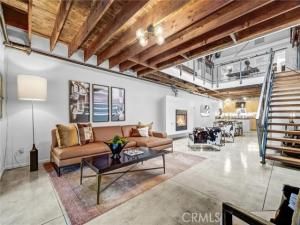 MLS #PV25184915 image #0