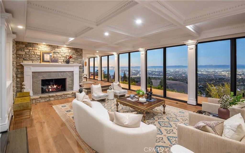 MLS #PV25216906 image #0