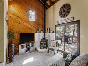 MLS #PV25233293 image #0