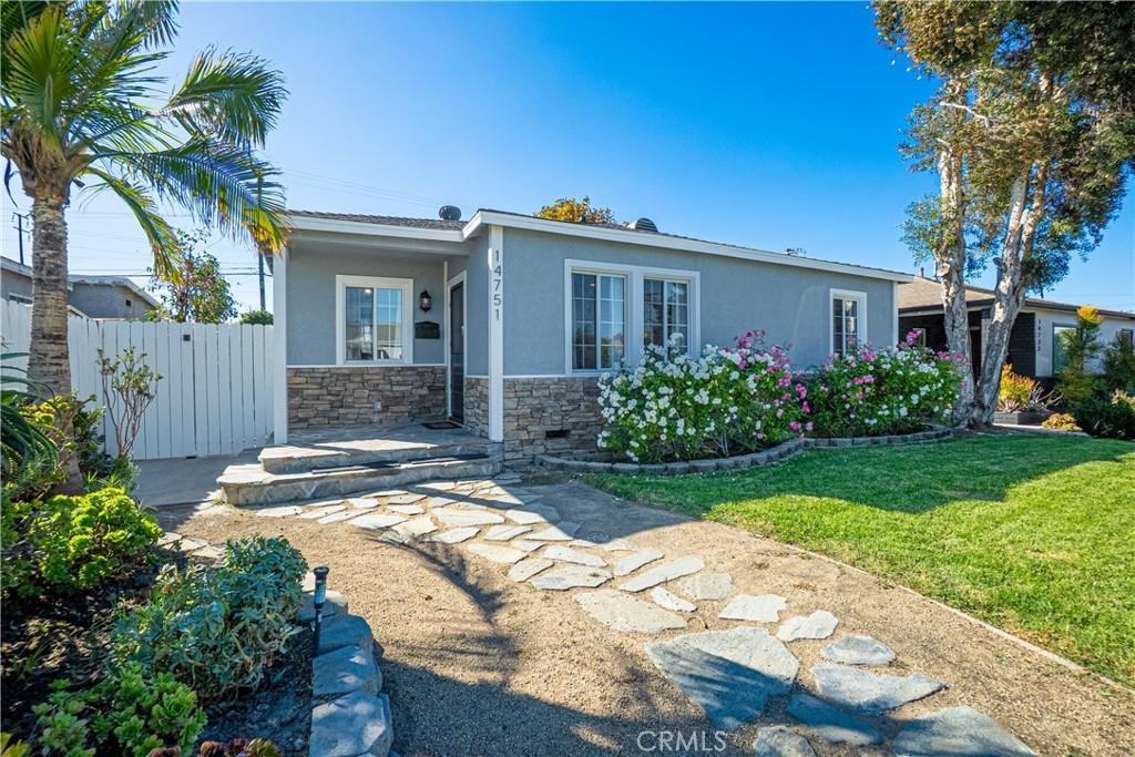 MLS #PV25233330 image #0