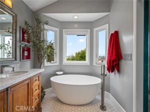 MLS #PV26158113 image #0