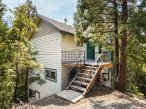 175 Golf Course Road Lake Arrowhead CA 92317 | MLS #PW24210138 45 MLS #PW24210138 image #0