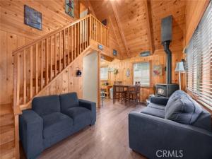 MLS #PW25099627 image #0