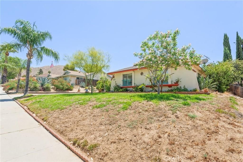 MLS #PW25143197 img 0