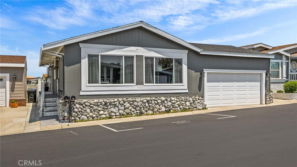 MLS #PW25172961 image #0