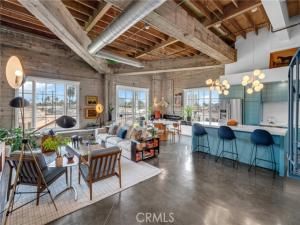 MLS #PW25195984 image #0