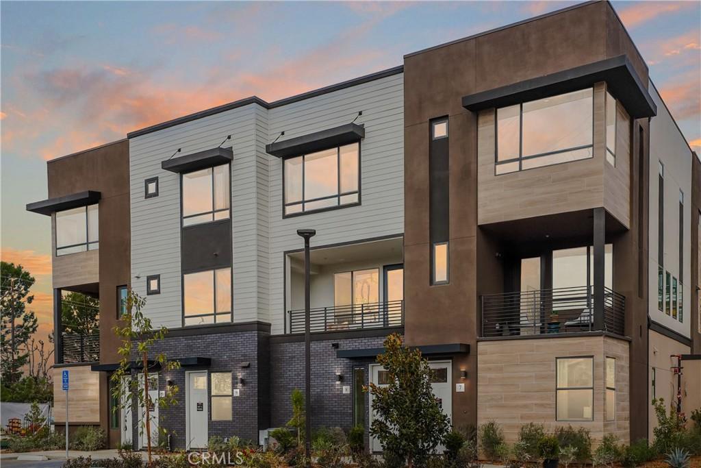 MLS #PW25218172 image #0