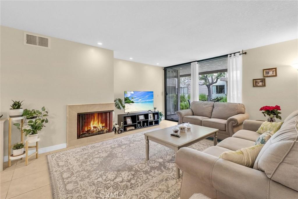 MLS #PW25218784 image #0