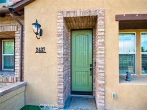 MLS #PW25220300 image #0