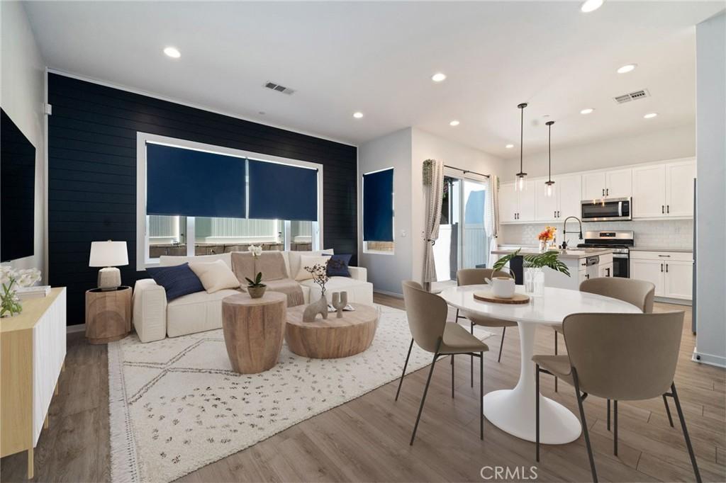 MLS #PW25225693 image #0