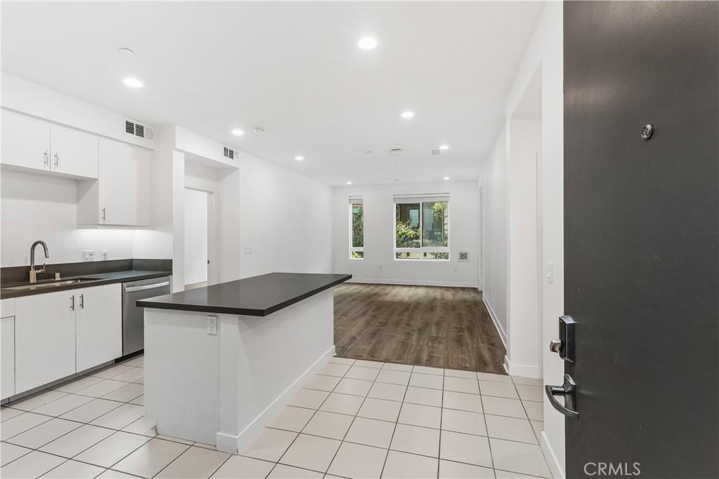 MLS #PW25237233 image #0