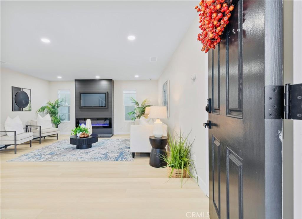 MLS #PW25243837 image #0