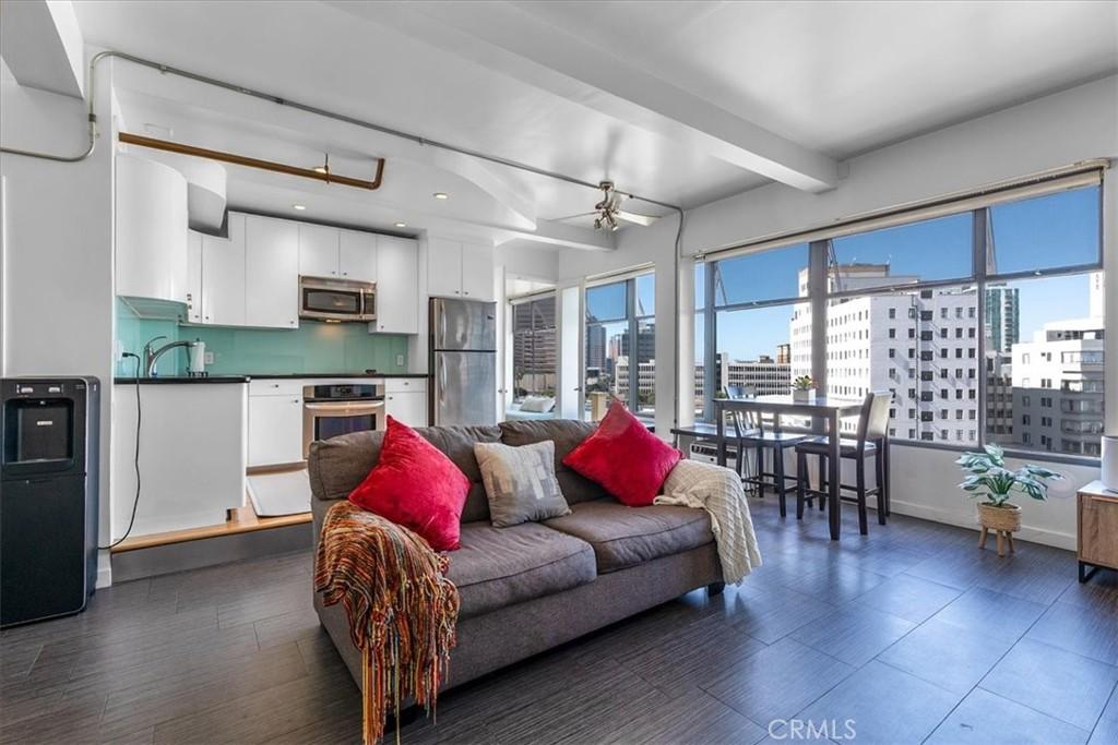 MLS #PW25246957 image #0