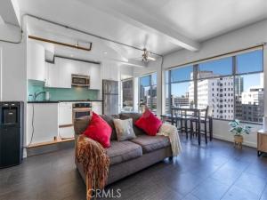 MLS #PW25246957 image #0