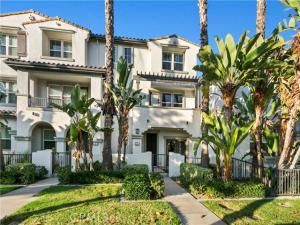 MLS #PW25251326 image #0