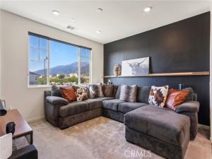 MLS #PW25255095 image #0