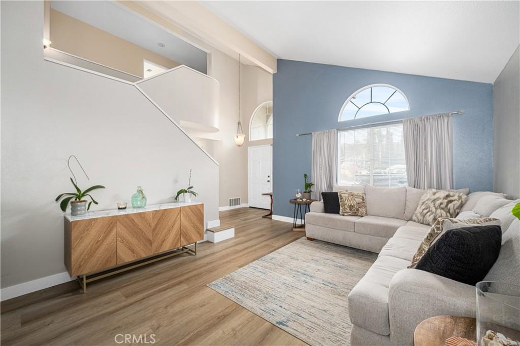 MLS #PW25260397 image #0