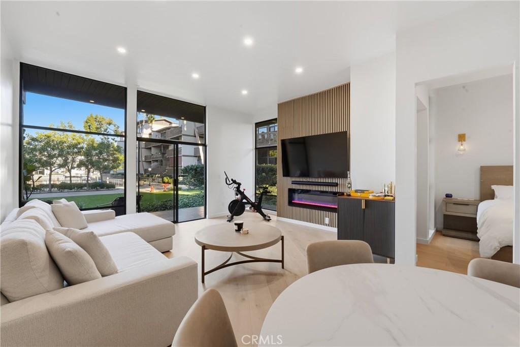 MLS #PW25270923 image #0