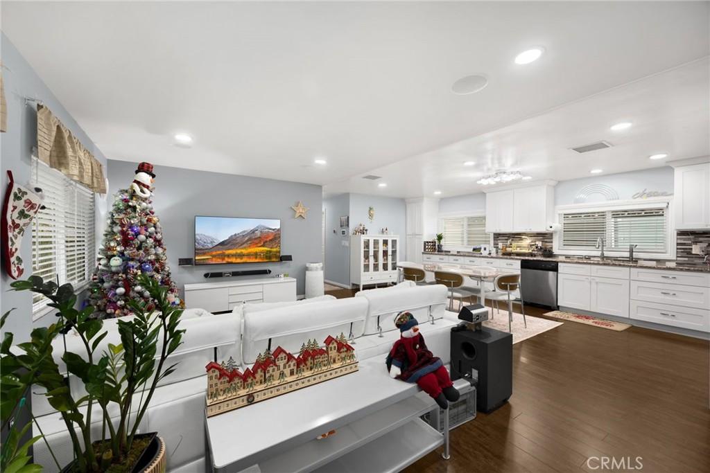 MLS #PW25275397 image #0