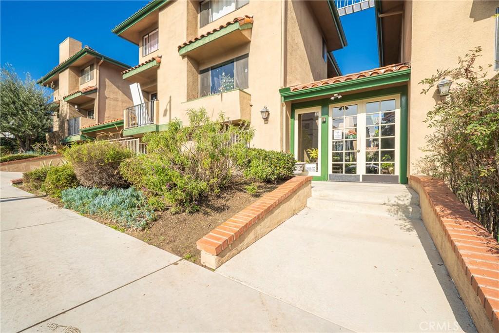 MLS #PW25277228 image #0